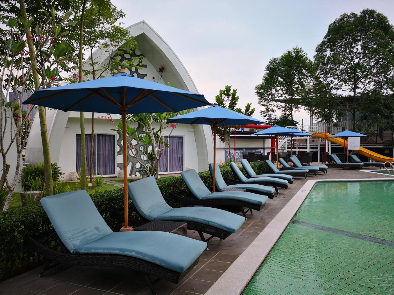Dash Box Hotel Cyberjaya Exterior foto